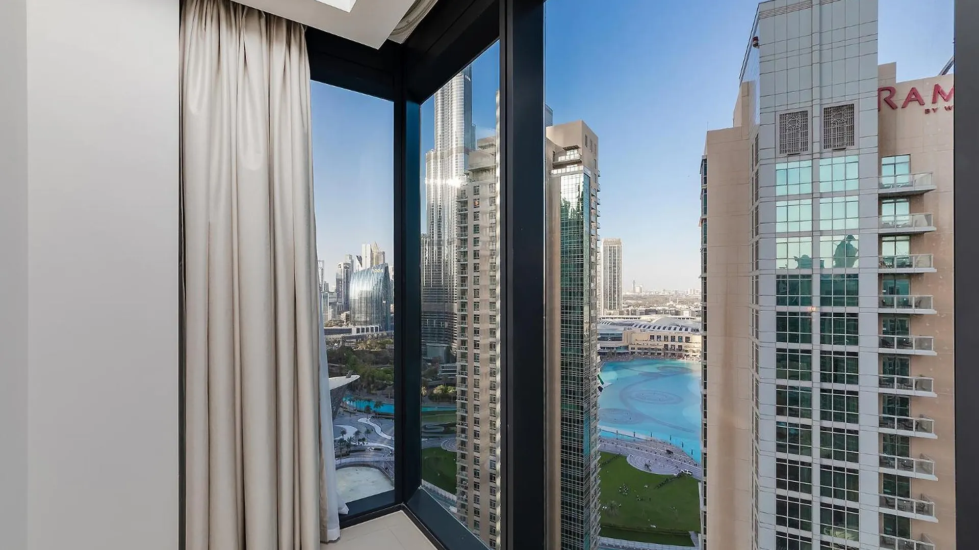 Luxury Apartment With Burj Khalifa Views - 5-Min Walk To Dubai Mall - Newly Upgraded - 10 People - Near Dubai Opera United Arab Emirates
