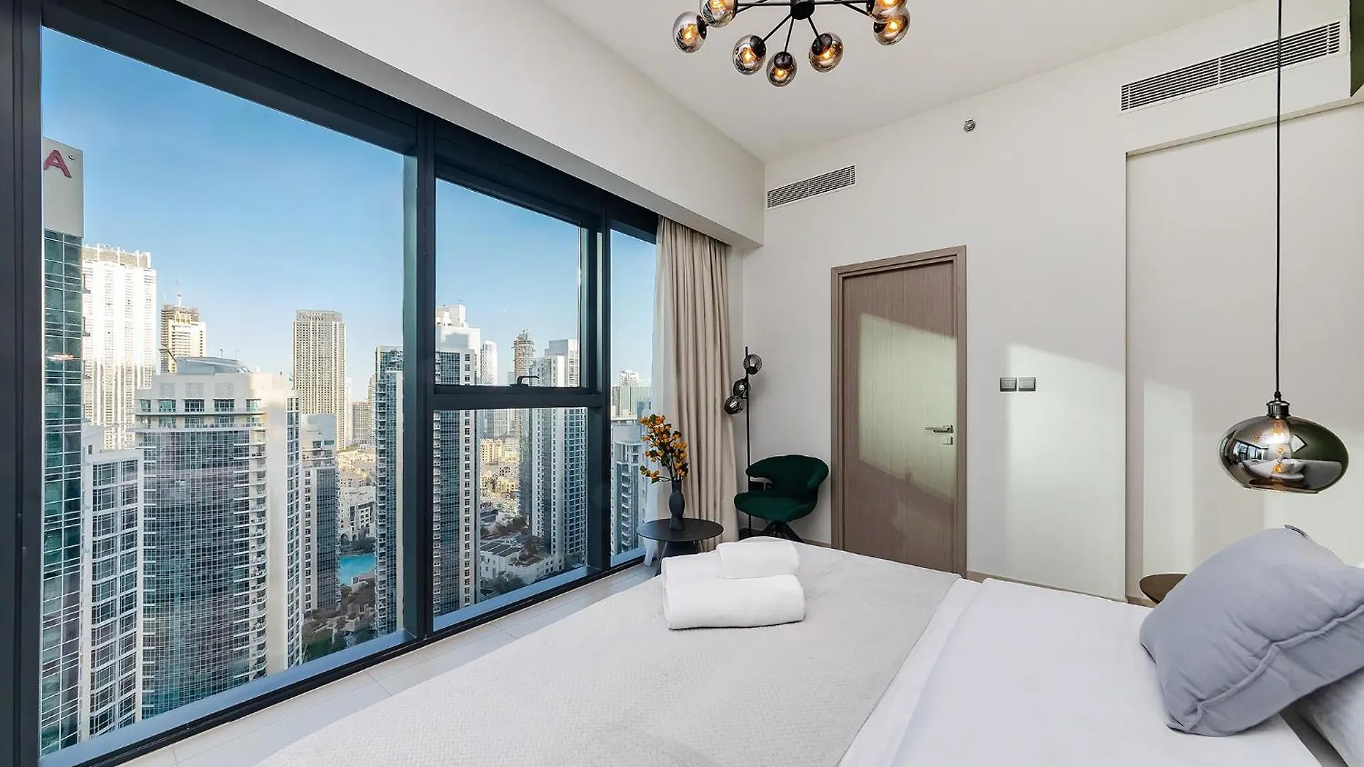 Luxury Apartment With Burj Khalifa Views - 5-Min Walk To Dubai Mall - Newly Upgraded - 10 People - Near Dubai Opera 0*,  Emiratos Árabes Unidos